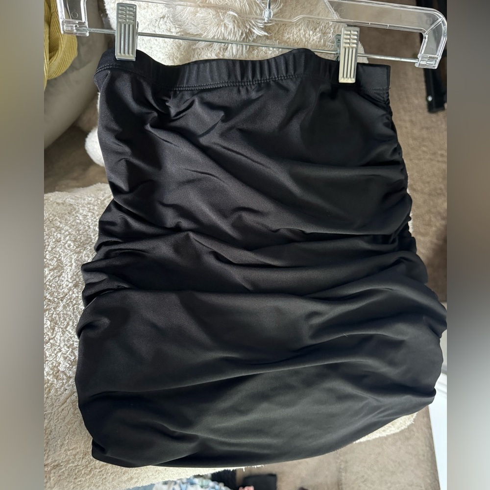 black tight skirt